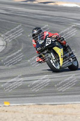 media/Dec-01-2025-Moto Forza (Mon) [[2daa91e15f]]/2-Intermediate Group/Session 2 (Turns 9 and 10)/